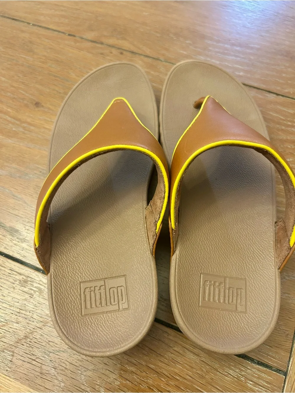 Fit Flop Lulu Leather Thong Sandals